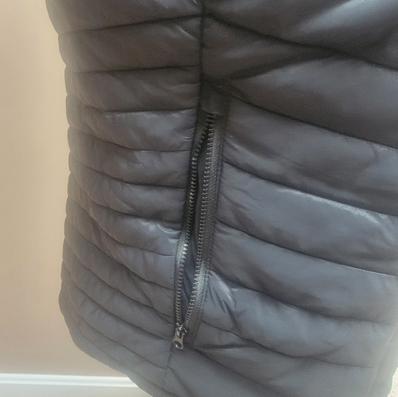 Brand New Women's Heared Venture Heat Vest - Picture 9 of 11